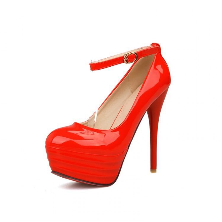 Talons aiguilles avec strass